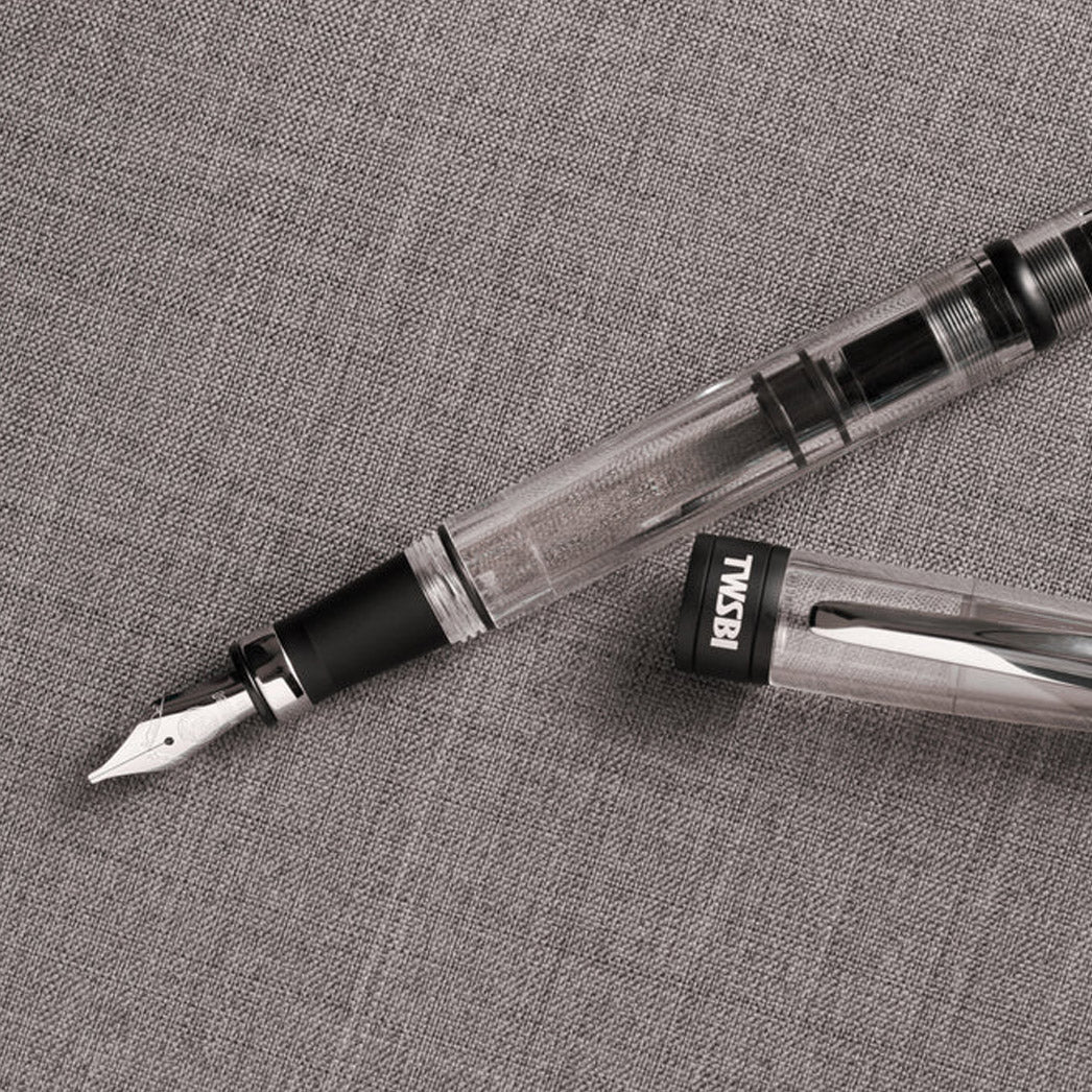 TWSBI Diamond 580ALR Black Fountain Pen - un membrete