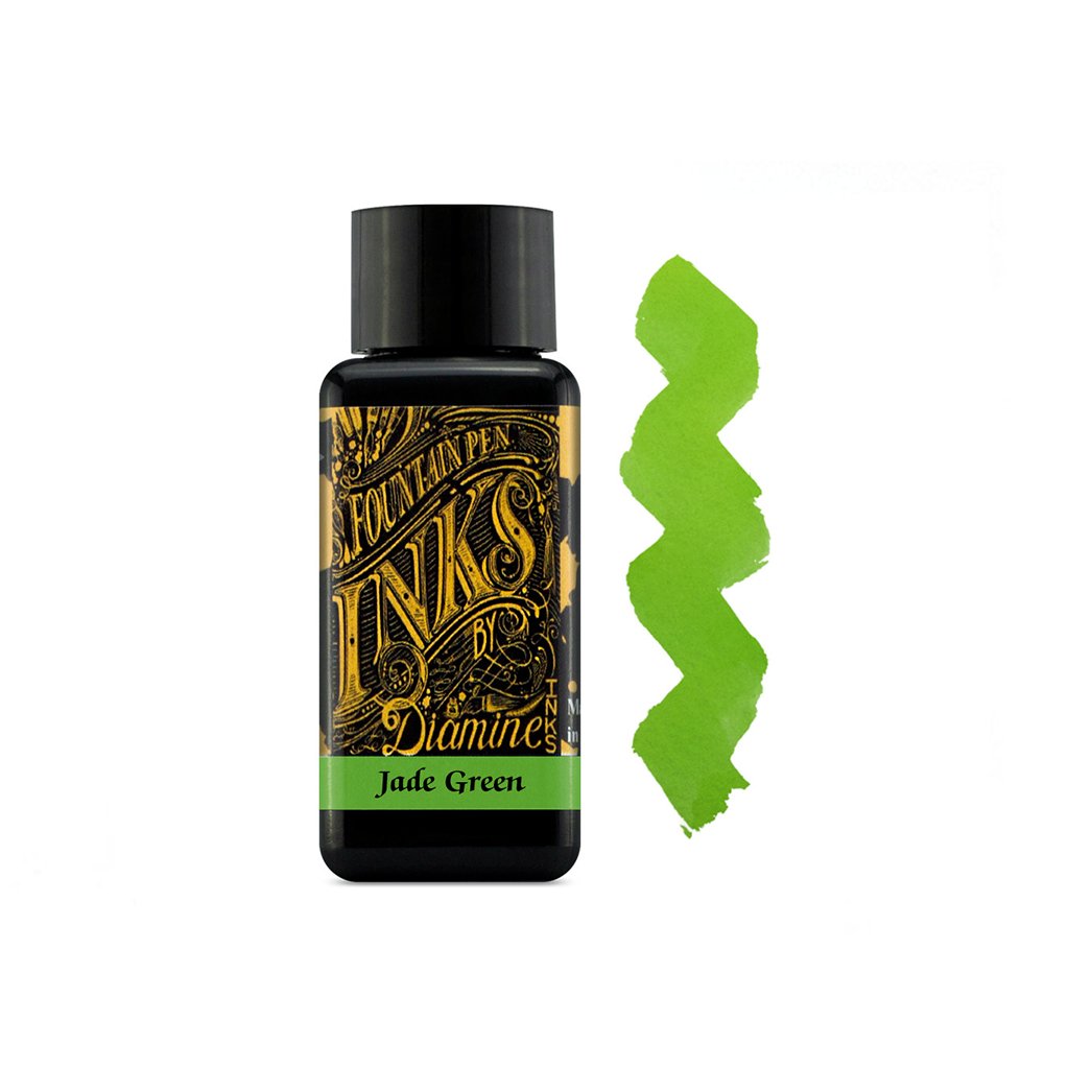 Muestra de tinta Diamine Jade Green en tonos verde lima brillante y verde amarillento, con variaciones tonales sobre papel blanco.