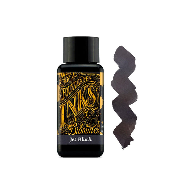 Muestra de tinta Diamine Jet Black en color negro clásico, con ligeras variaciones hacia gris carbón sobre papel blanco.