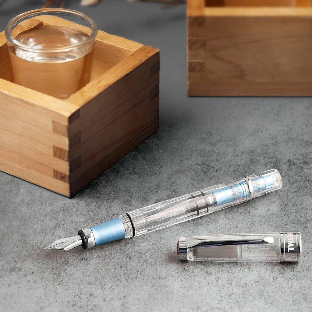 TWSBI Diamond 580AL Iceberg Fountain Pen - un membrete