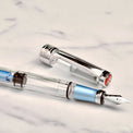 TWSBI Diamond 580AL Iceberg Fountain Pen - un membrete