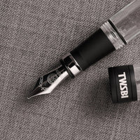 TWSBI Diamond 580ALR Black Fountain Pen - un membrete