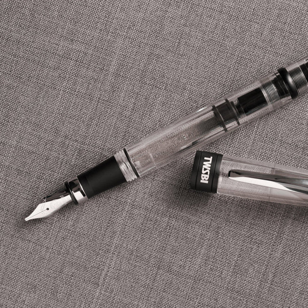 TWSBI Diamond 580ALR Black Fountain Pen - un membrete