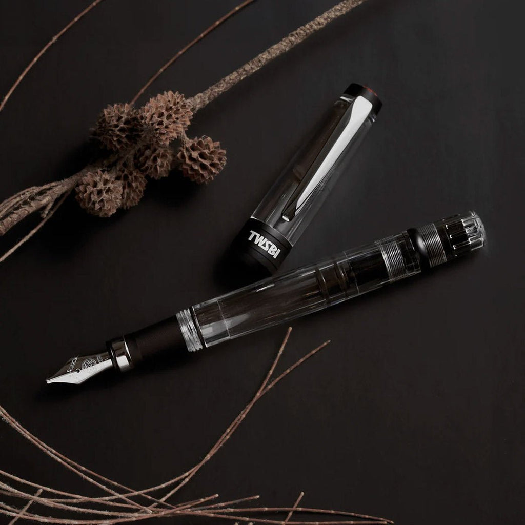 TWSBI Diamond 580ALR Black Fountain Pen - un membrete