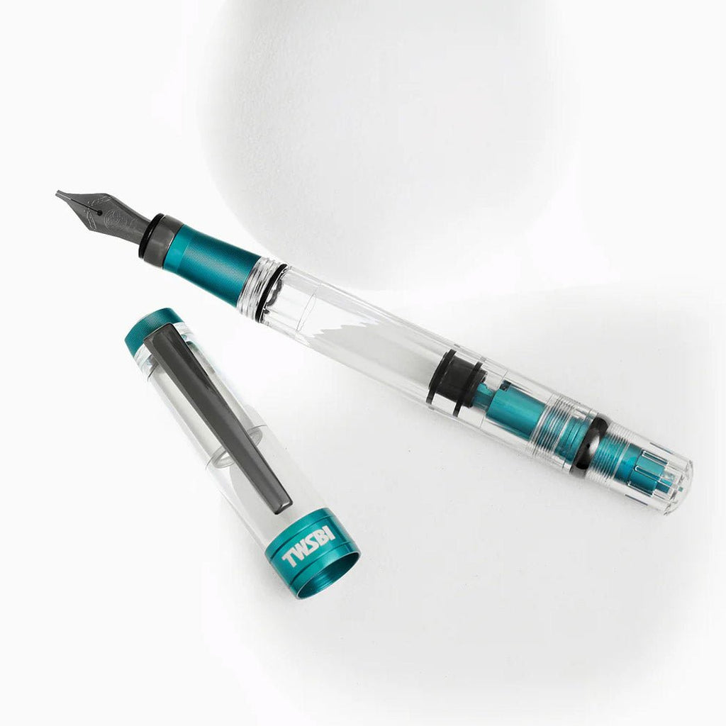 TWSBI Diamond 580ALR Caribbean w/Onyx Fountain Pen - un membrete