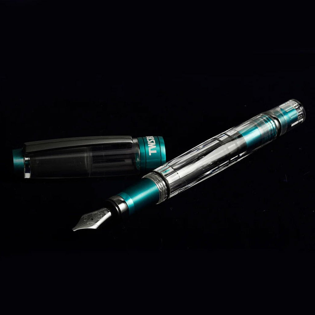 TWSBI Diamond 580ALR Caribbean w/Onyx Fountain Pen - un membrete