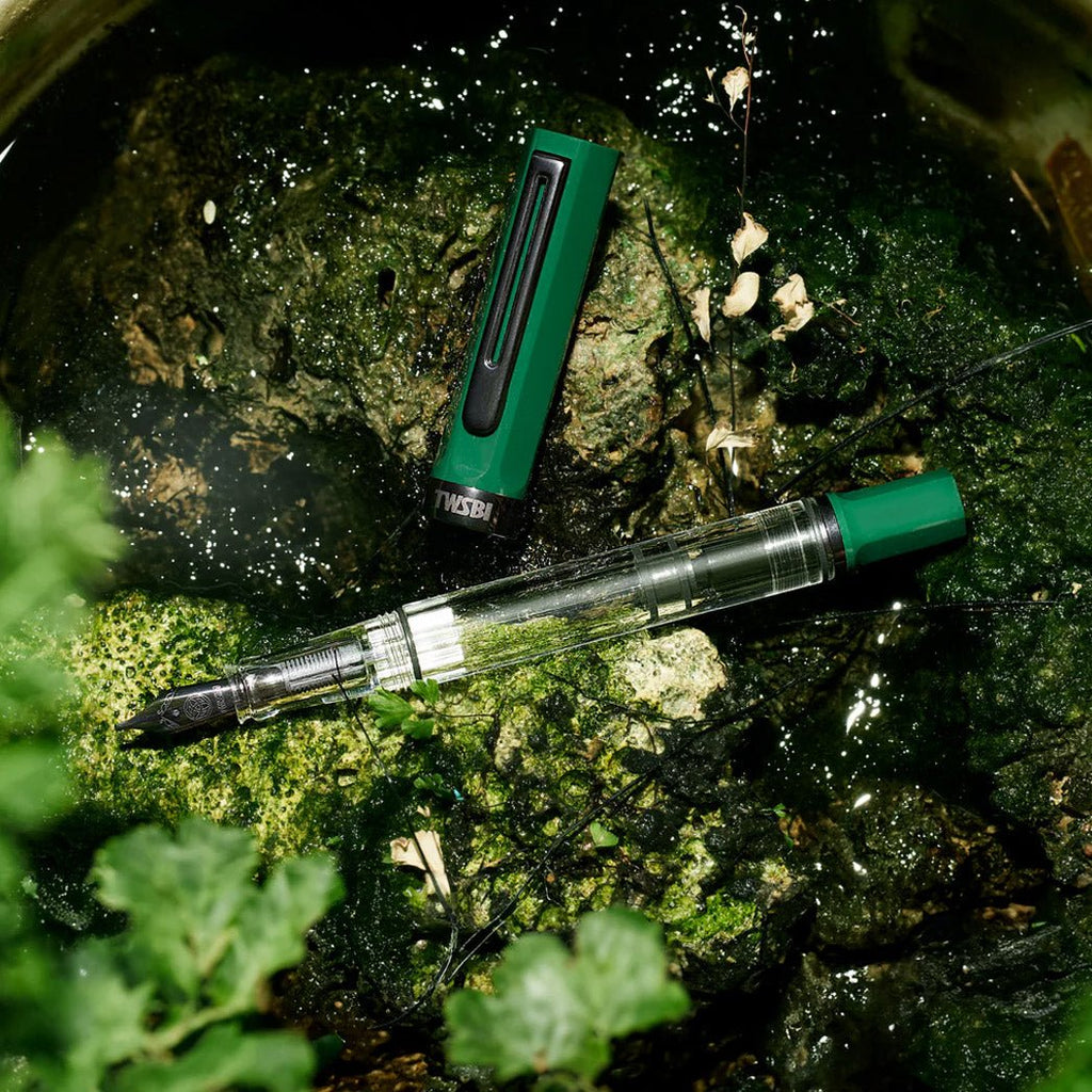 TWSBI ECO Irish Green w/Oynx Fountain Pen - un membrete