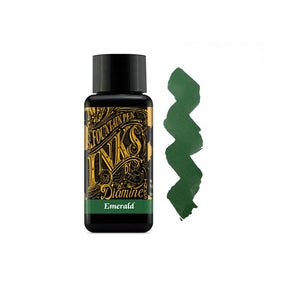 Muestra de tinta Diamine Emerald en tonos verde esmeralda de intensidad media, con variaciones tonales sobre papel blanco.