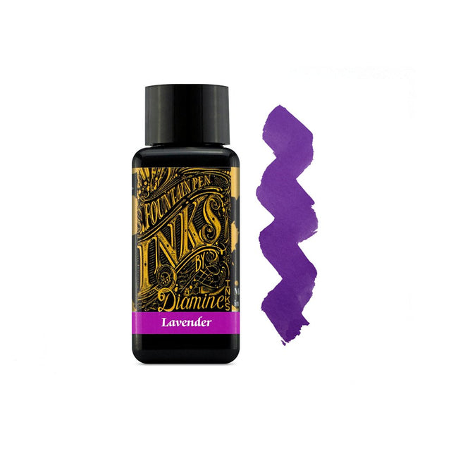 Muestra de tinta Diamine Lavender en tonos violeta lavanda de intensidad media, con variaciones tonales sobre papel blanco.