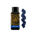 Muestra de tinta Diamine Oxford Blue en azul marino profundo, con variaciones tonales y reflejos rojizos sobre papel blanco.