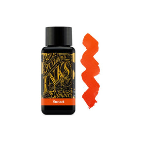 Muestra de tinta Diamine Sunset en tonos naranja rojizo y bermellón, con variaciones tonales sobre papel blanco.
