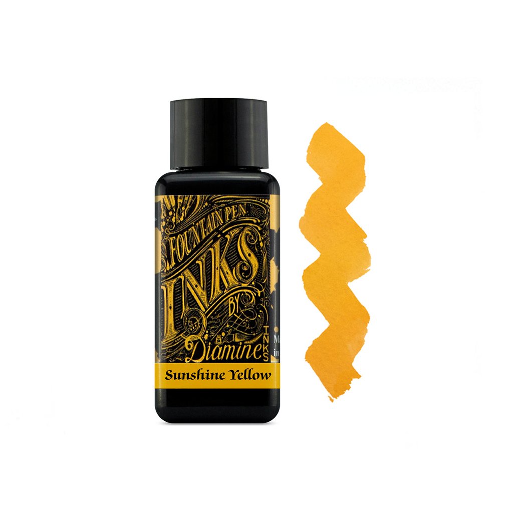 Muestra de tinta Diamine Sunshine Yellow de color amarillo dorado brillante con matices anaranjados sobre papel blanco.