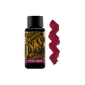 Muestra de tinta Diamine Writer's Blood en rojo borgoña oscuro con matices violáceos y reflejos verde bronce sobre papel blanco.
