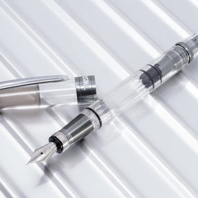 TWSBI Diamond 580ALR Nickel Gray Fountain Pen - un membrete