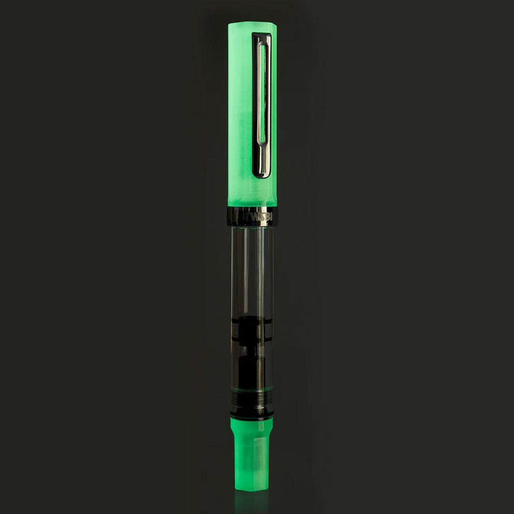 TWSBI Eco Glow Green Fountain Pen - un membrete