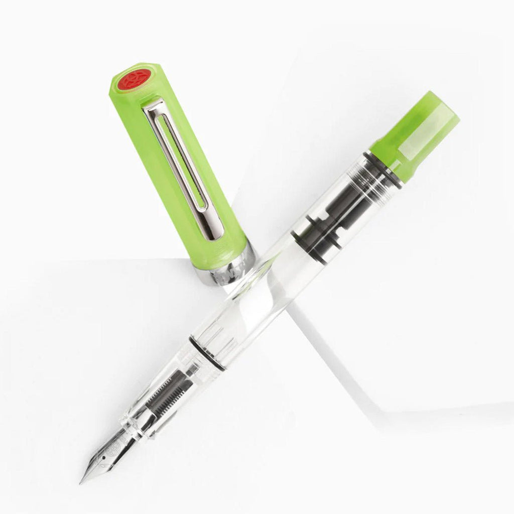 TWSBI Eco Glow Green Fountain Pen - un membrete