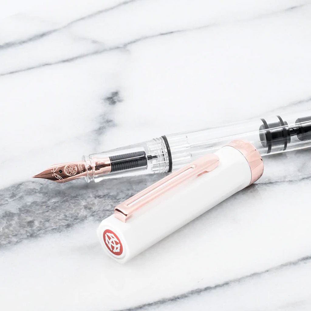 TWSBI Eco White Rose Gold Fountain Pen - un membrete