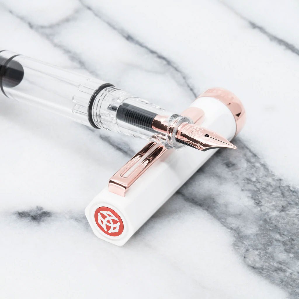 TWSBI Eco White Rose Gold Fountain Pen - un membrete