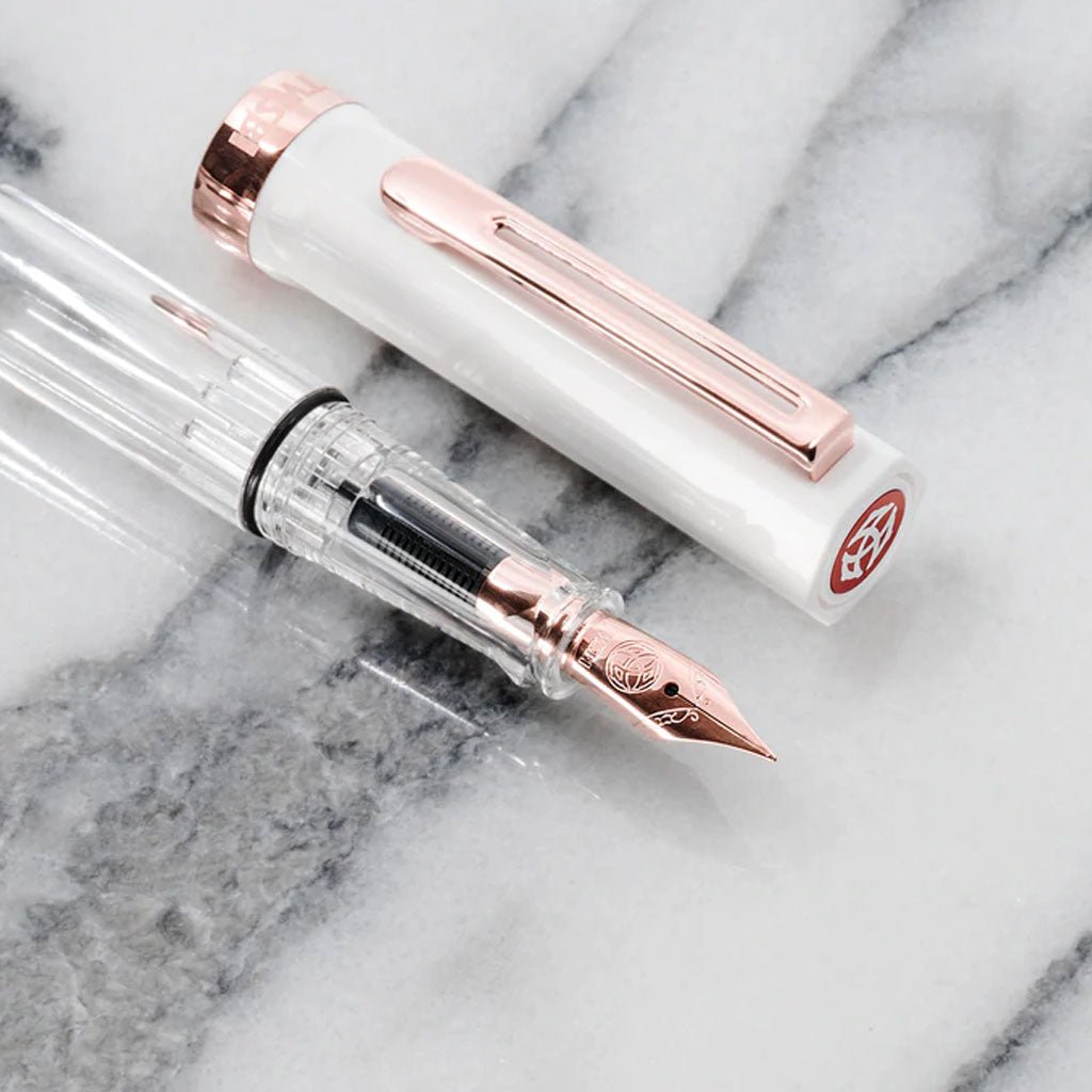 TWSBI Eco White Rose Gold Fountain Pen - un membrete